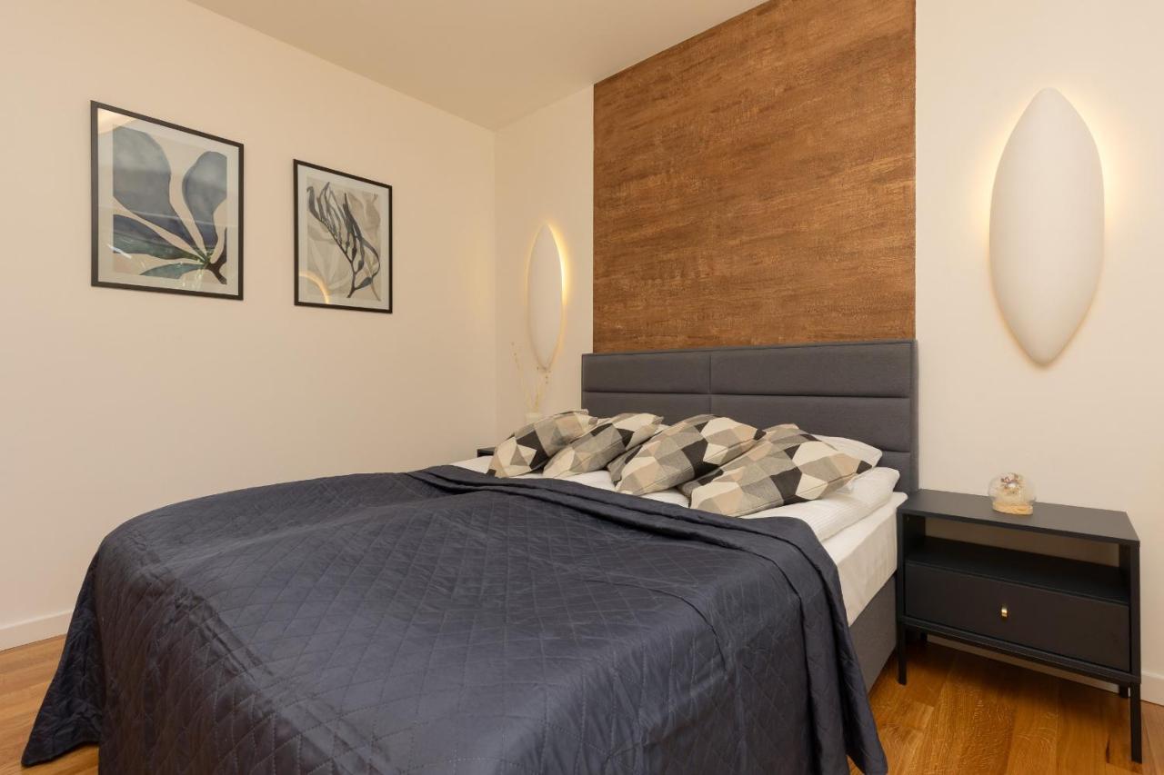 Old Mokotow Spacious Two-Bedroom Apartment By Noclegi Renters Varsavia Esterno foto