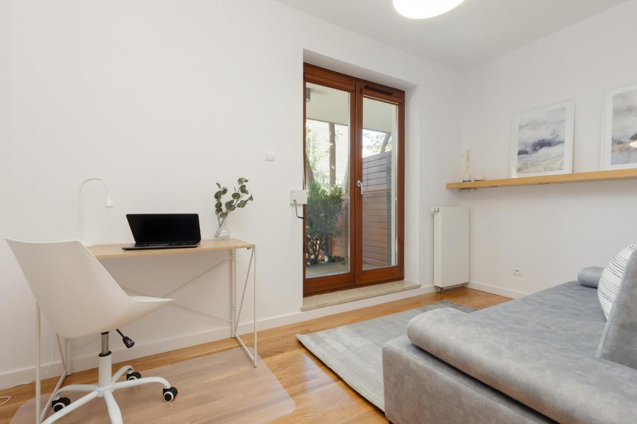 Old Mokotow Spacious Two-Bedroom Apartment By Noclegi Renters Varsavia Esterno foto
