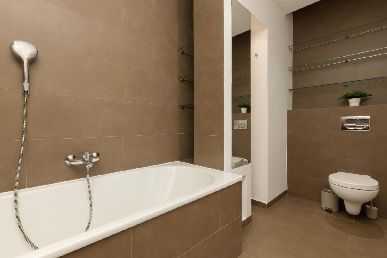 Old Mokotow Spacious Two-Bedroom Apartment By Noclegi Renters Varsavia Esterno foto